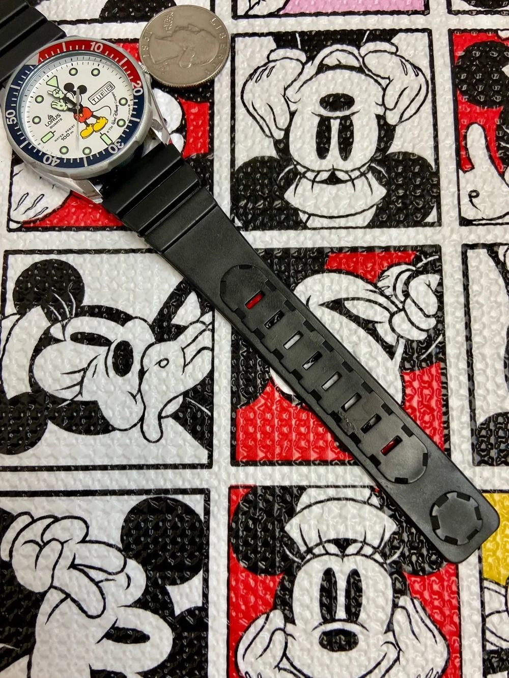 Vintage Disney X Lorus (Seiko) Mickey Mouse Pepsi Bezel Diver Style Watch HTF